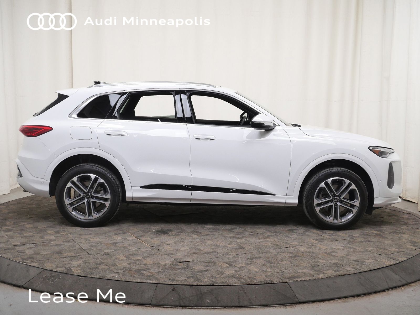 Thumbnail: 2025 Audi Q5 - 9