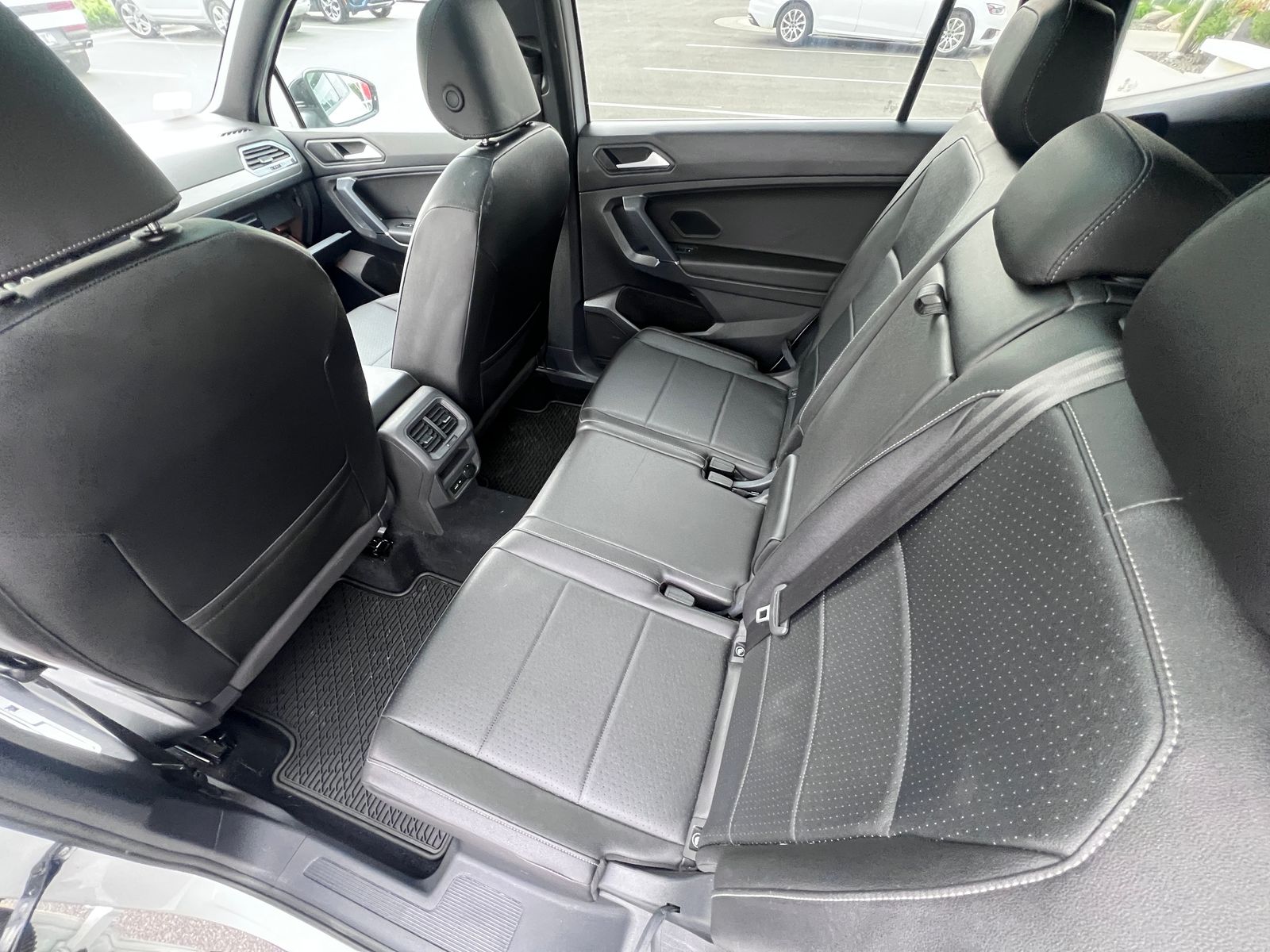 Thumbnail: 2020 Volkswagen Tiguan - 8