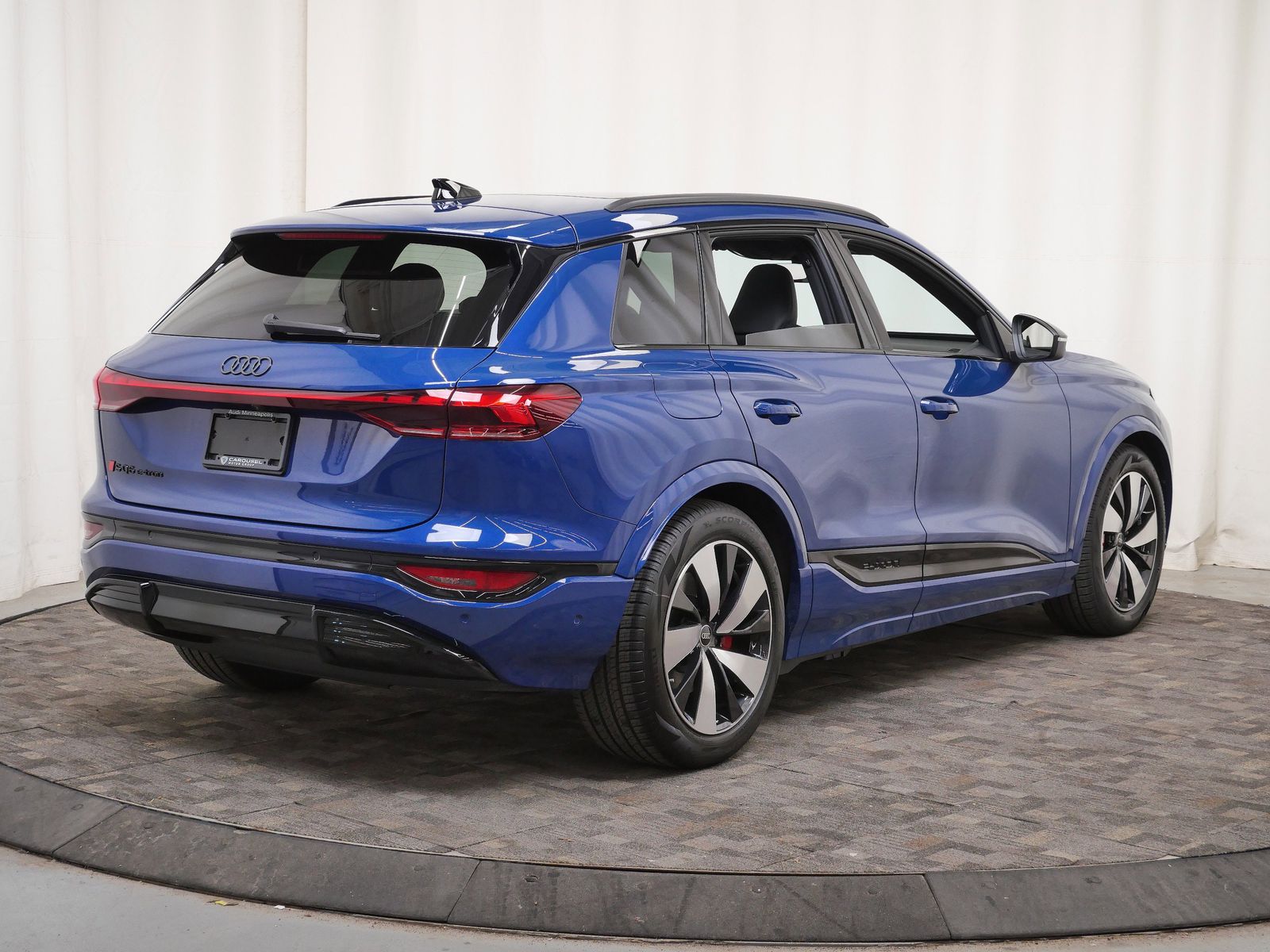 Thumbnail: 2027 Audi SQ6 e-tron - 6