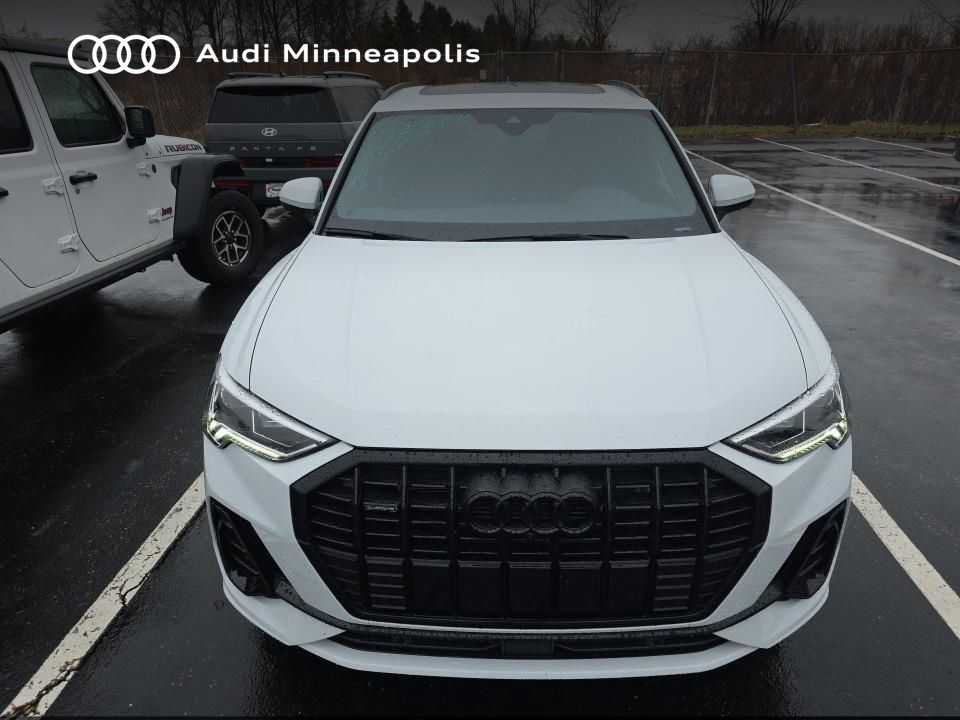 Thumbnail: 2023 Audi Q3 - 7