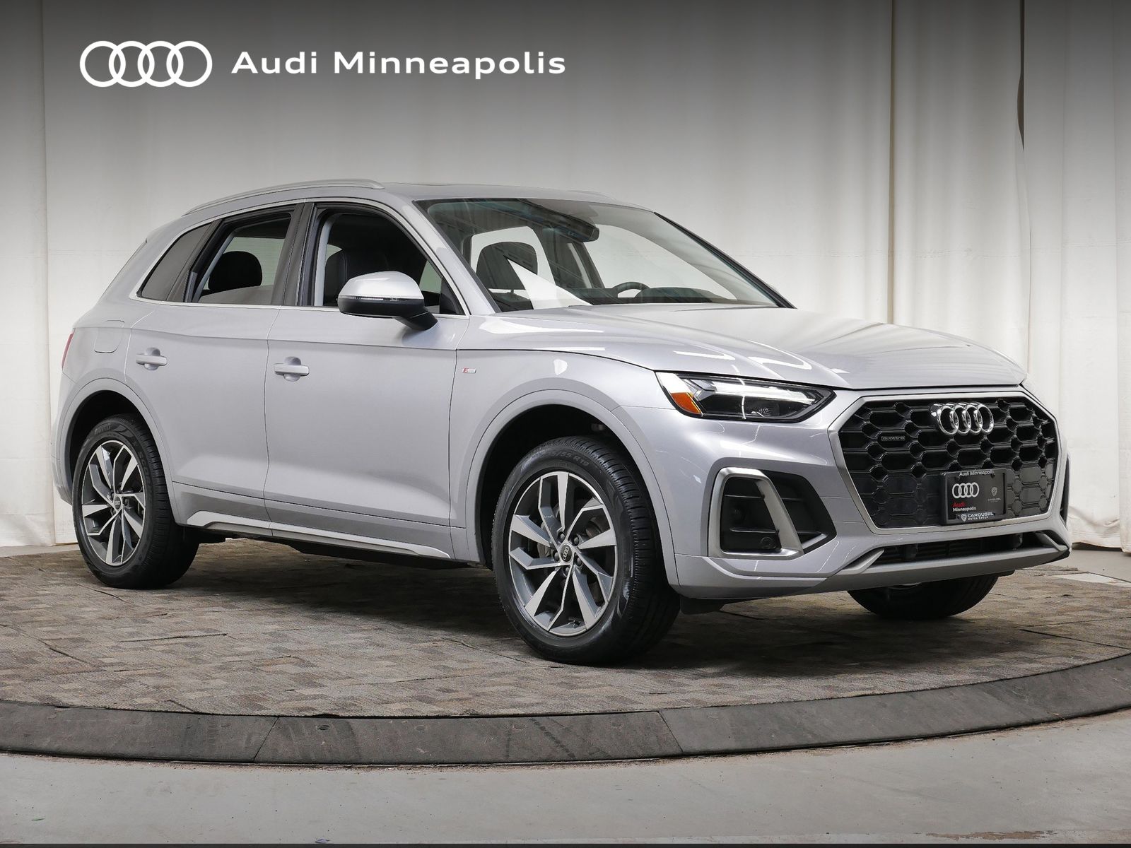 Thumbnail: 2023 Audi Q5 - 10