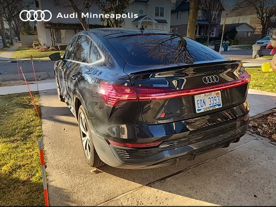 Thumbnail: 2024 Audi Q8 e-tron - 10