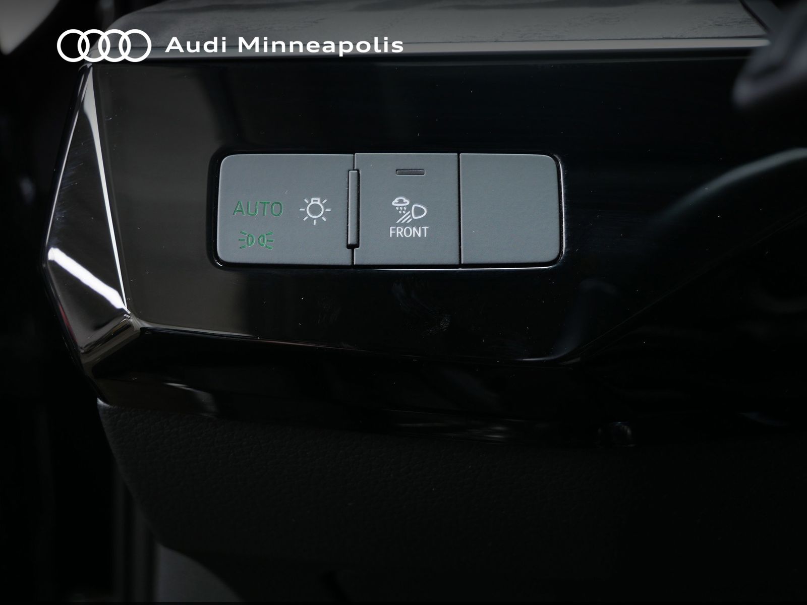 Thumbnail: 2024 Audi Q8 e-tron - 19