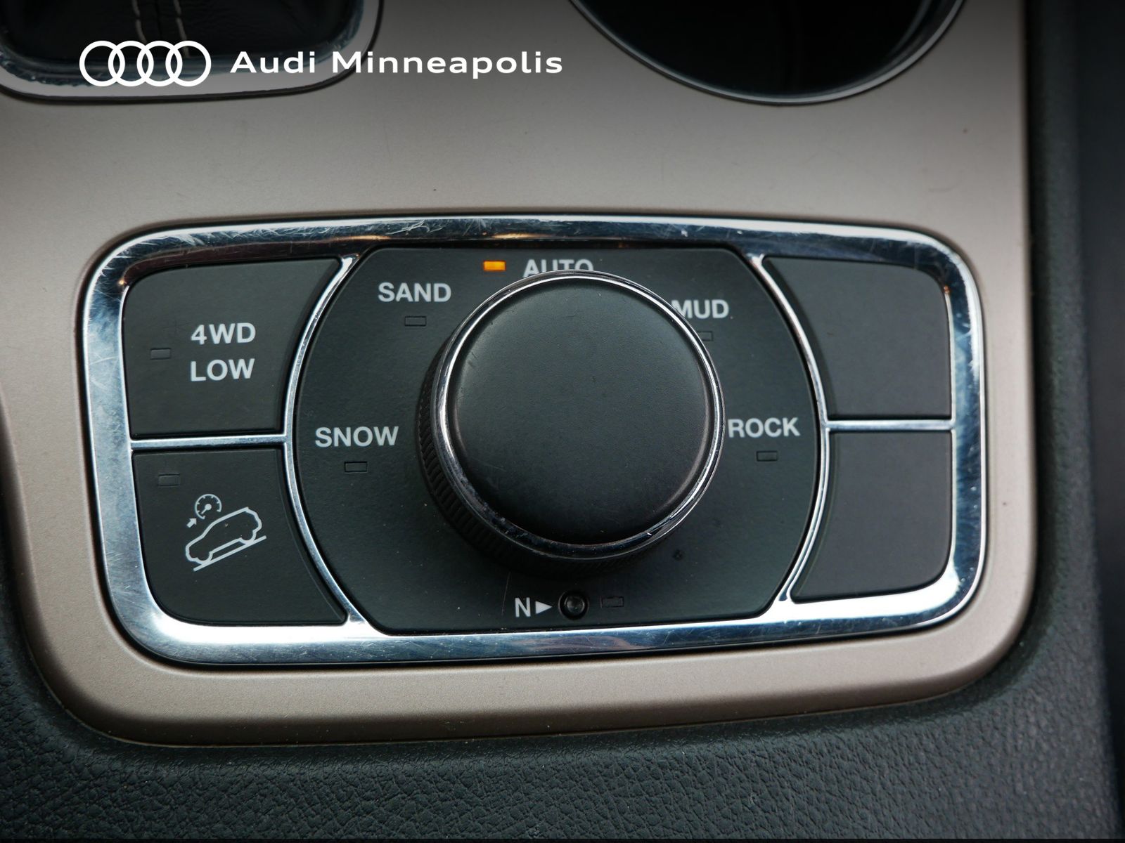 Thumbnail: 2017 Jeep Grand Cherokee - 24