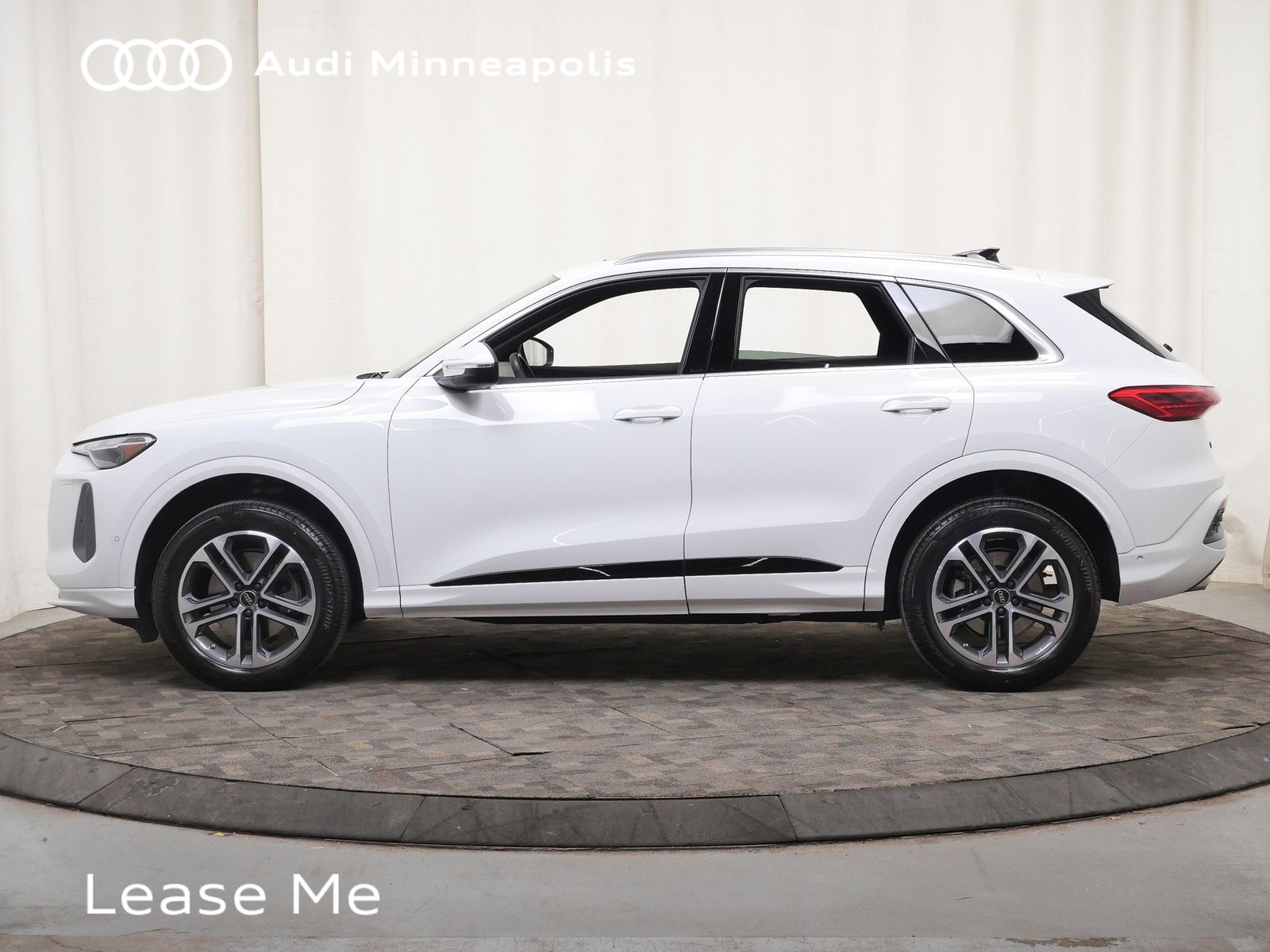 Thumbnail: 2025 Audi Q5 - 3