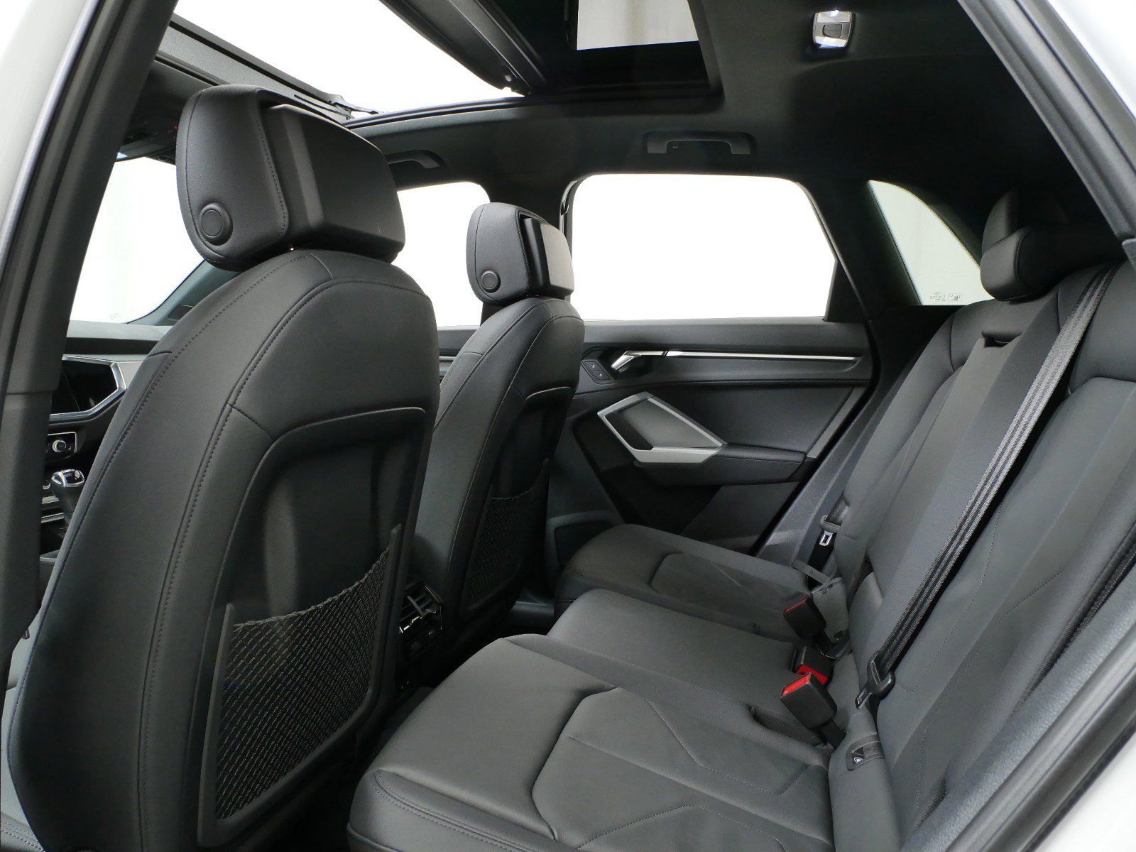 Thumbnail: 2023 Audi Q3 - 12