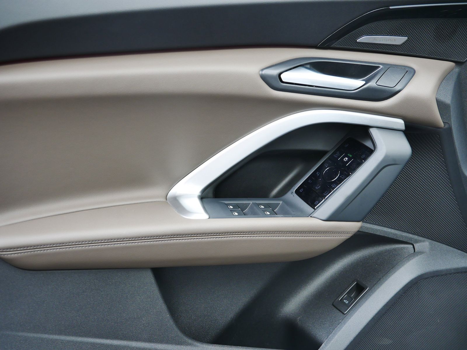 Thumbnail: 2025 Audi Q5 - 10