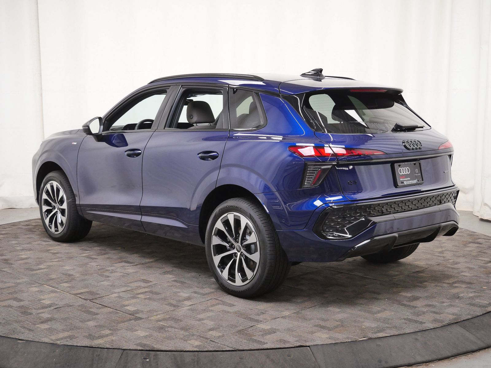 Thumbnail: 2026 Audi Q3 - 4