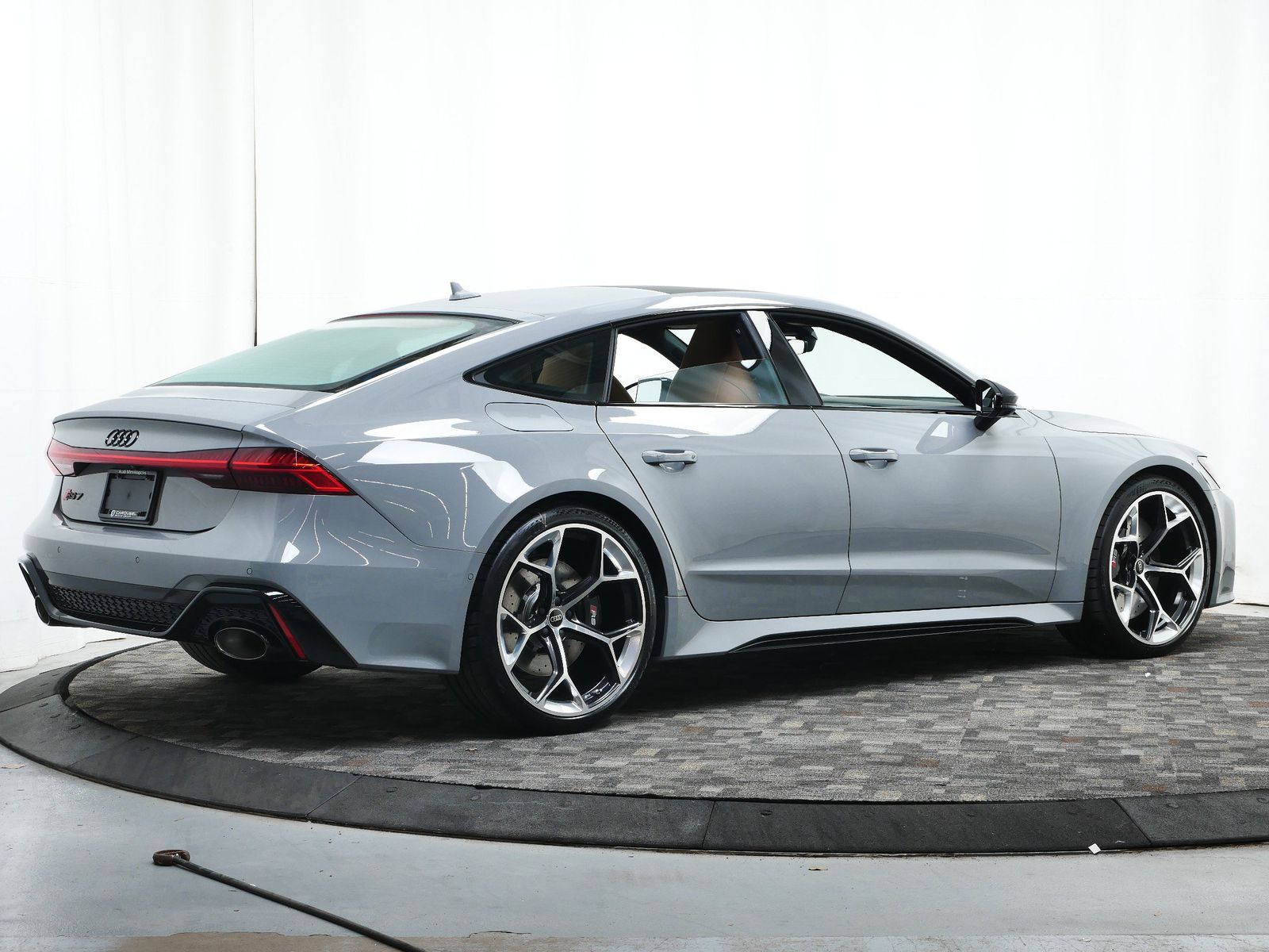 Thumbnail: 2026 Audi RS 7 - 7