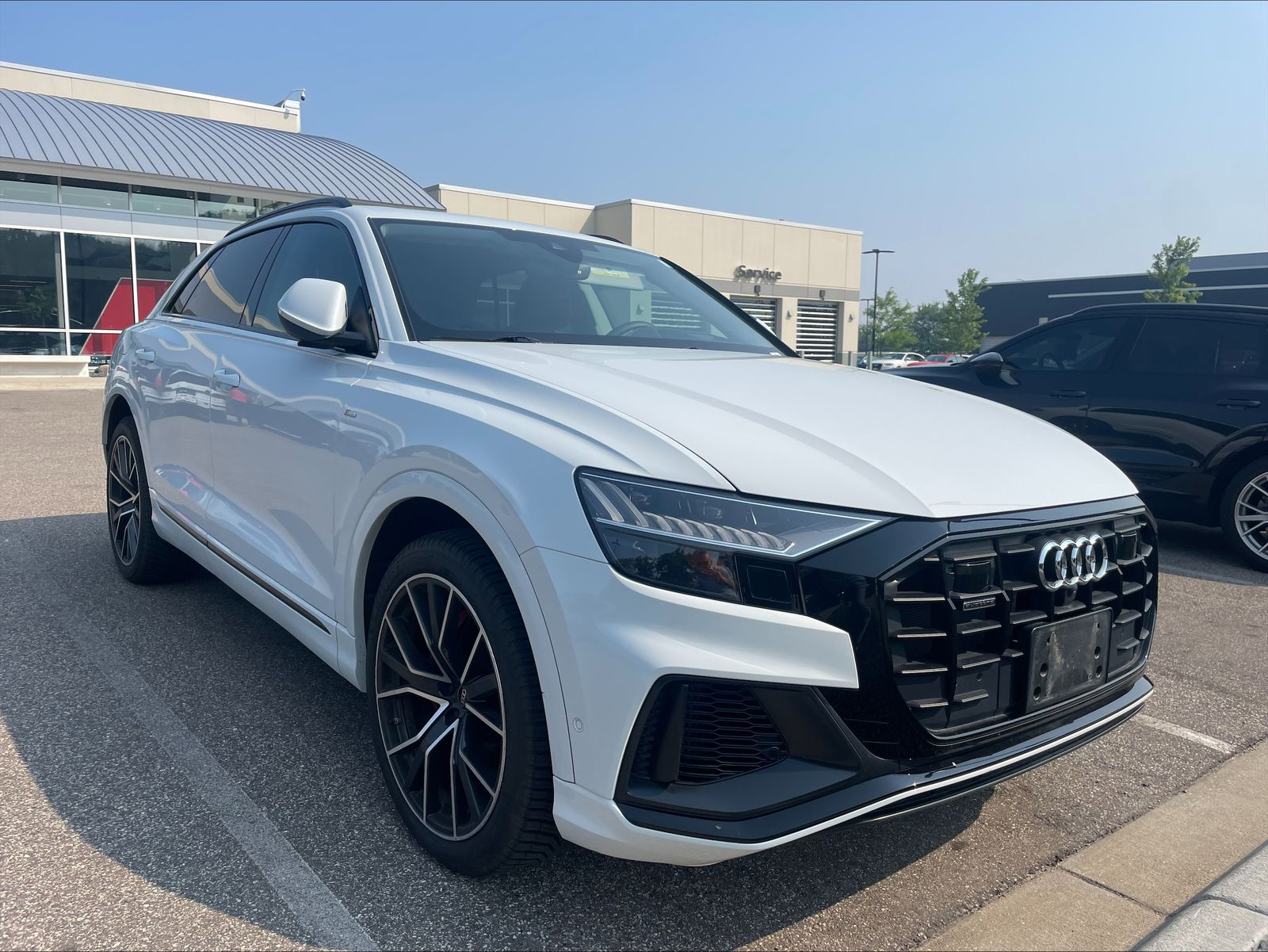 Thumbnail: 2023 Audi Q8 - 3
