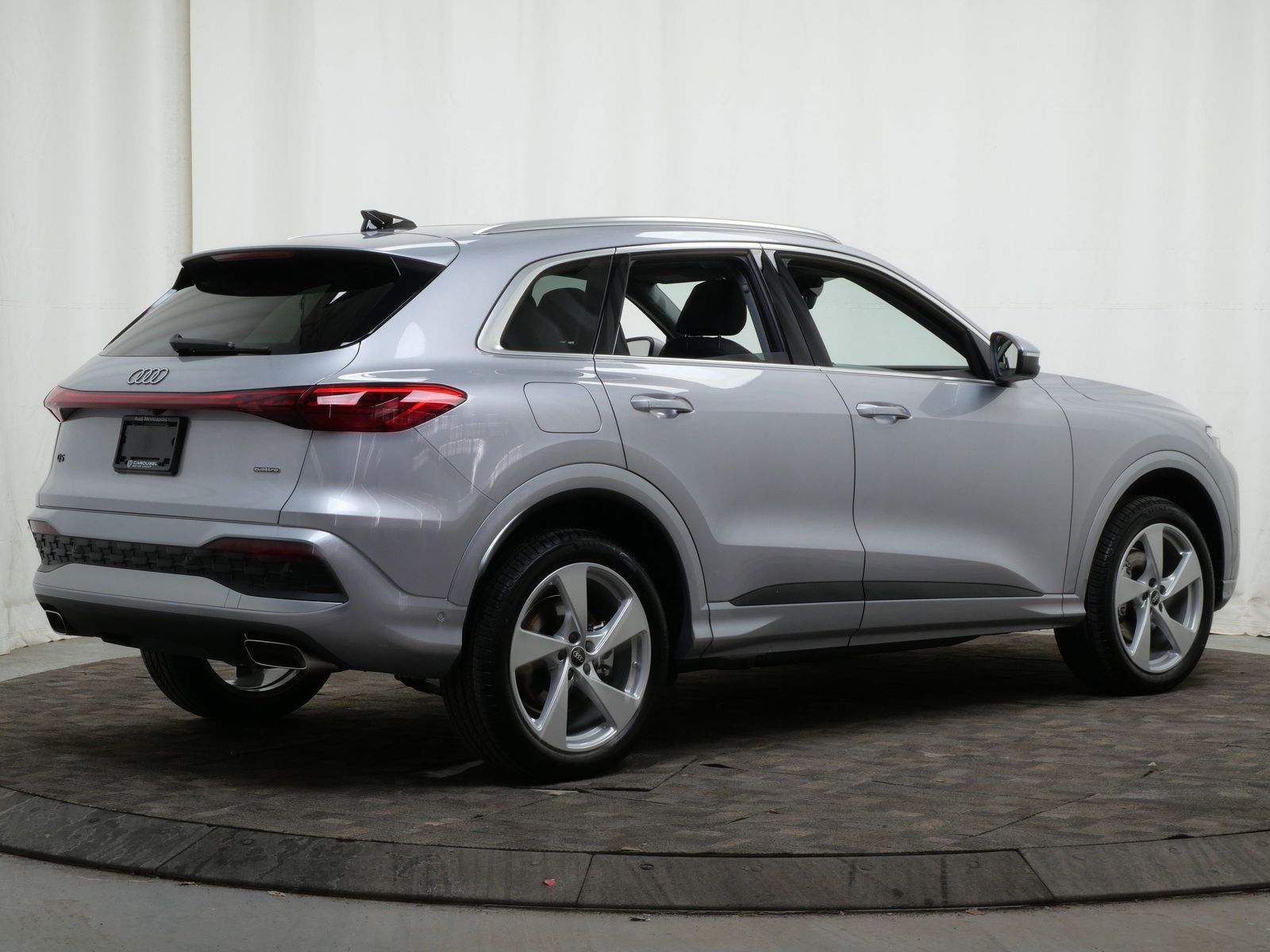 Thumbnail: 2025 Audi Q5 - 6