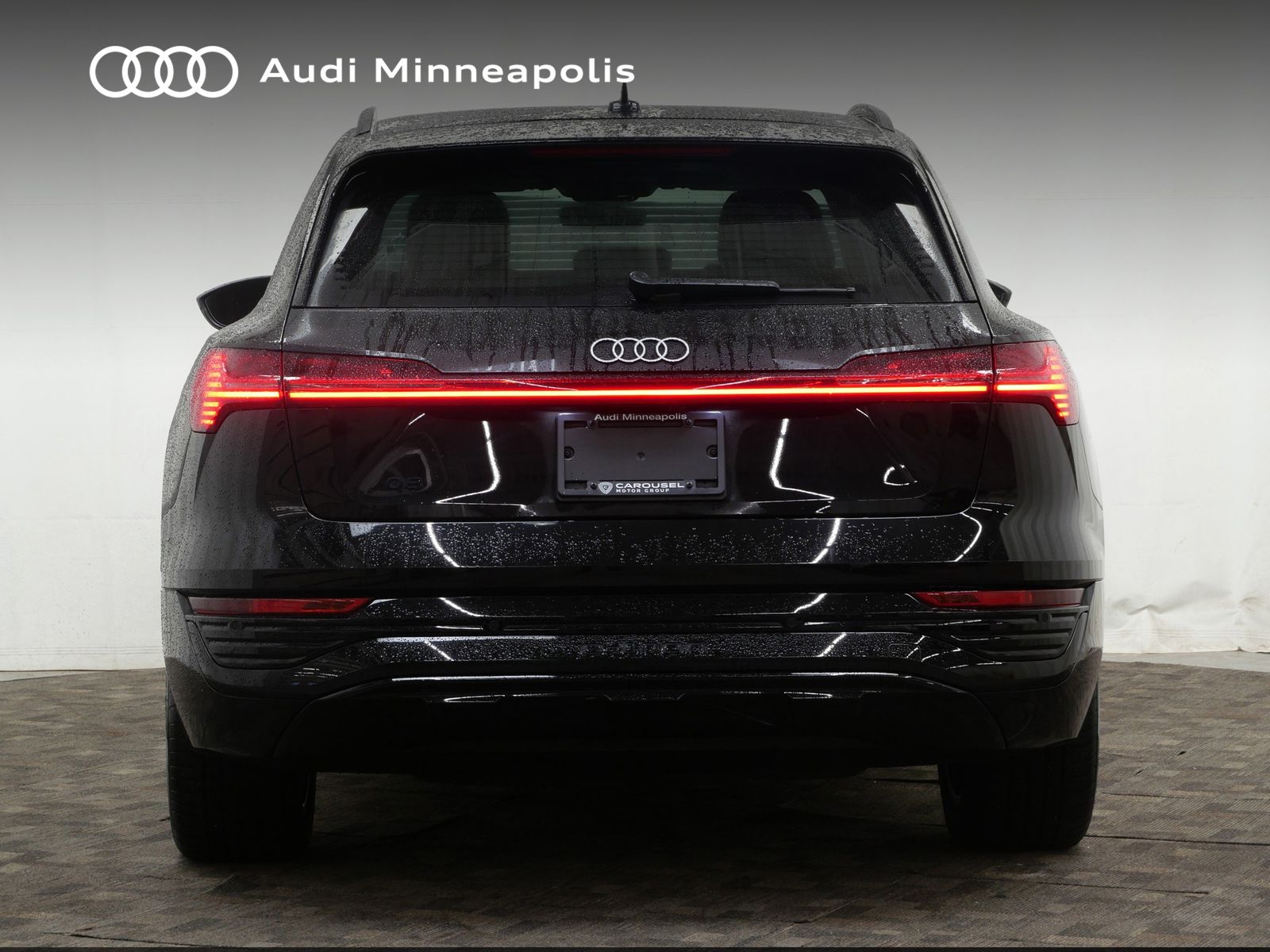 Thumbnail: 2024 Audi Q8 e-tron - 6