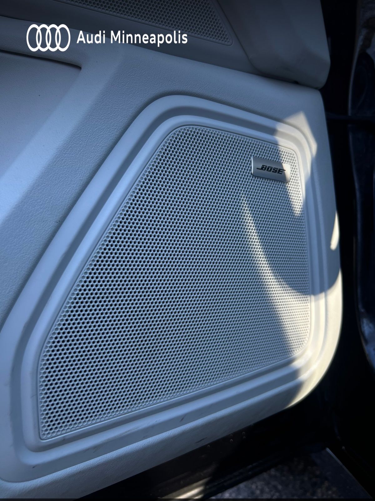 Thumbnail: 2016 Porsche Macan - 18