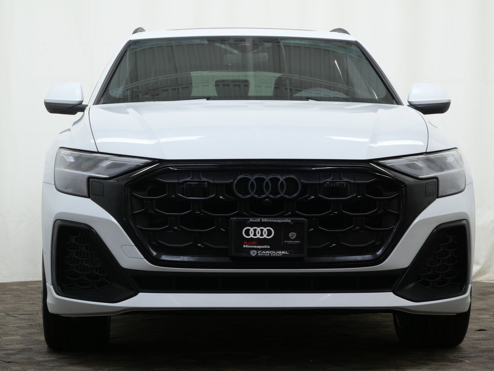 Thumbnail: 2026 Audi Q8 - 9