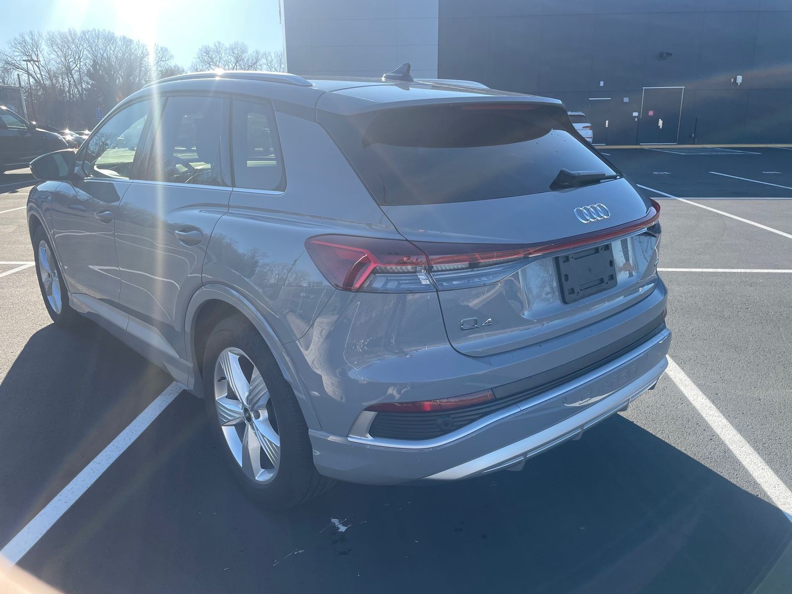 Thumbnail: 2024 Audi Q4 e-tron - 6