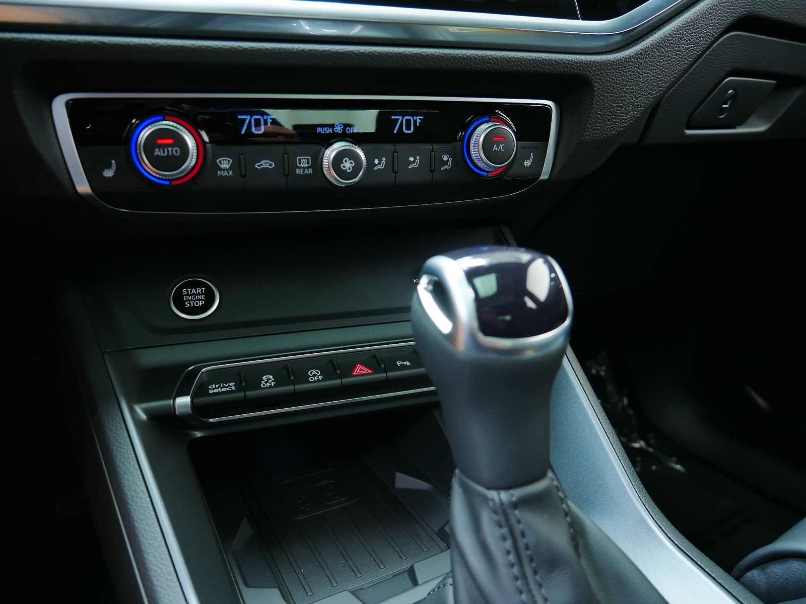 Thumbnail: 2025 Audi Q3 - 15