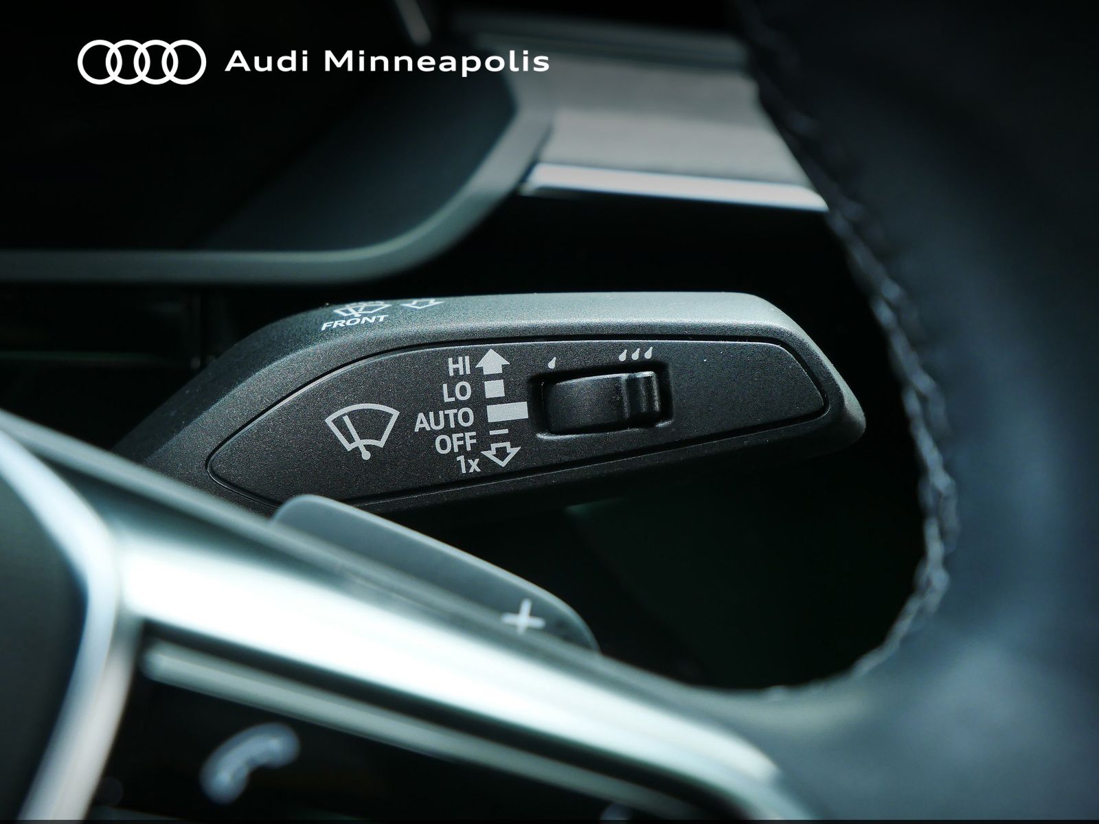 Thumbnail: 2023 Audi e-tron S - 23