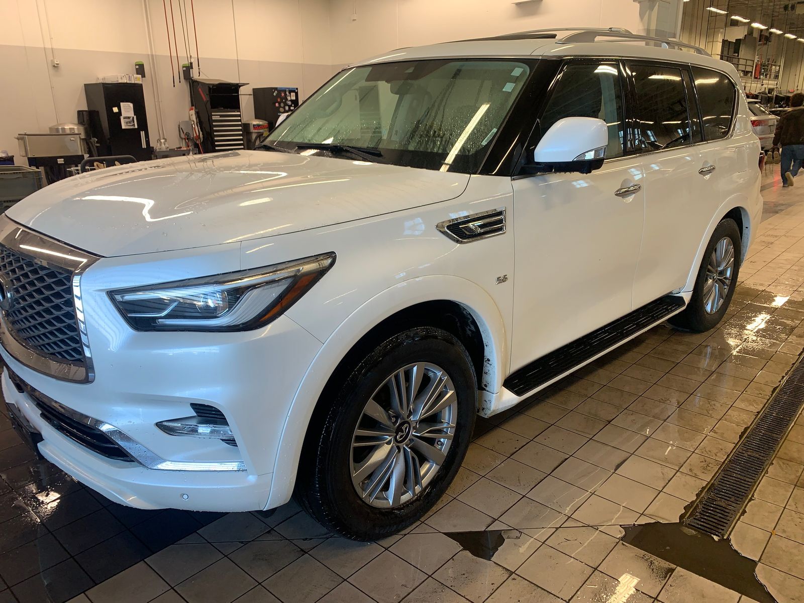 2018 INFINITI QX80 Base -
                  Golden Valley, MN