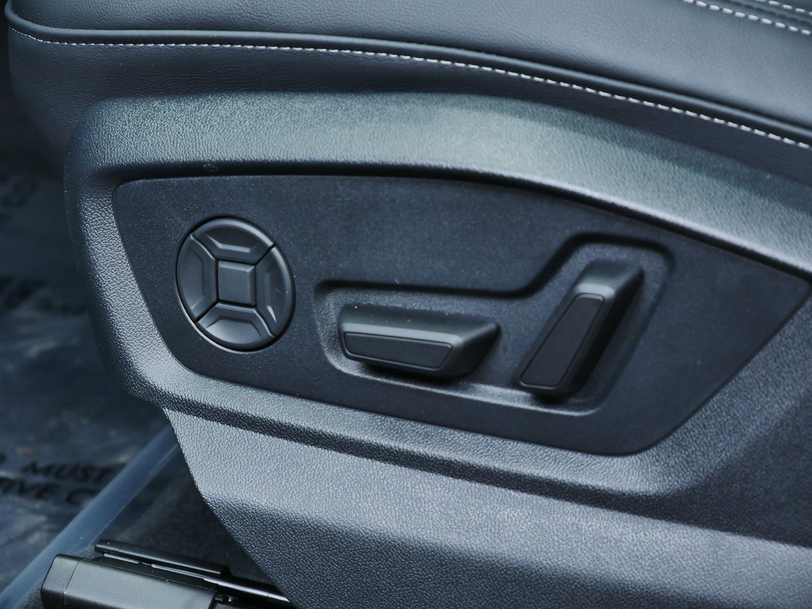 Thumbnail: 2026 Audi Q7 - 11