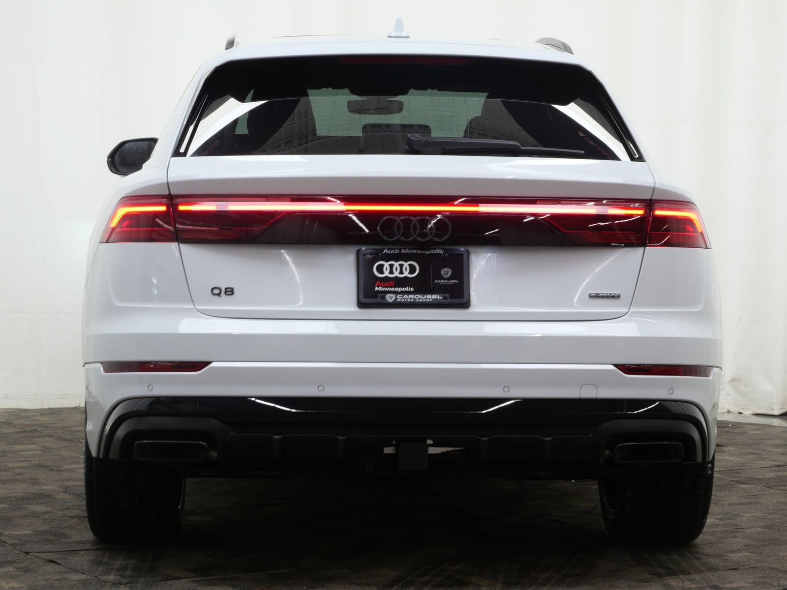 Thumbnail: 2026 Audi Q8 - 5