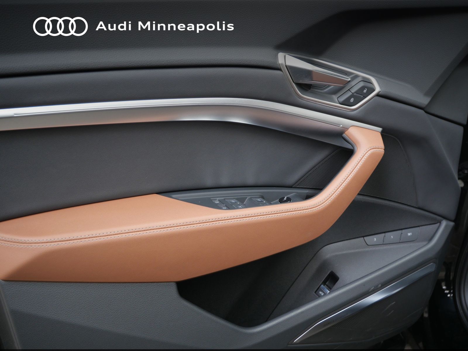 Thumbnail: 2024 Audi Q8 e-tron - 12