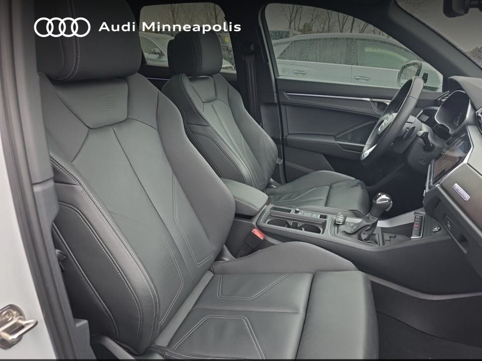 Thumbnail: 2023 Audi Q3 - 12