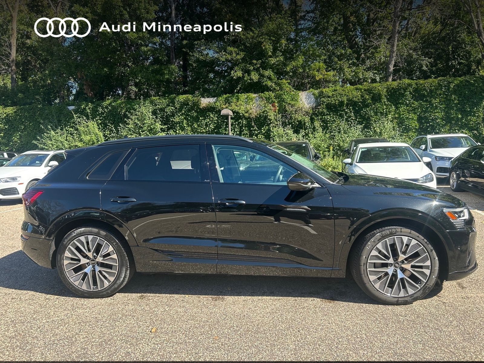 Thumbnail: 2024 Audi Q8 e-tron - 7