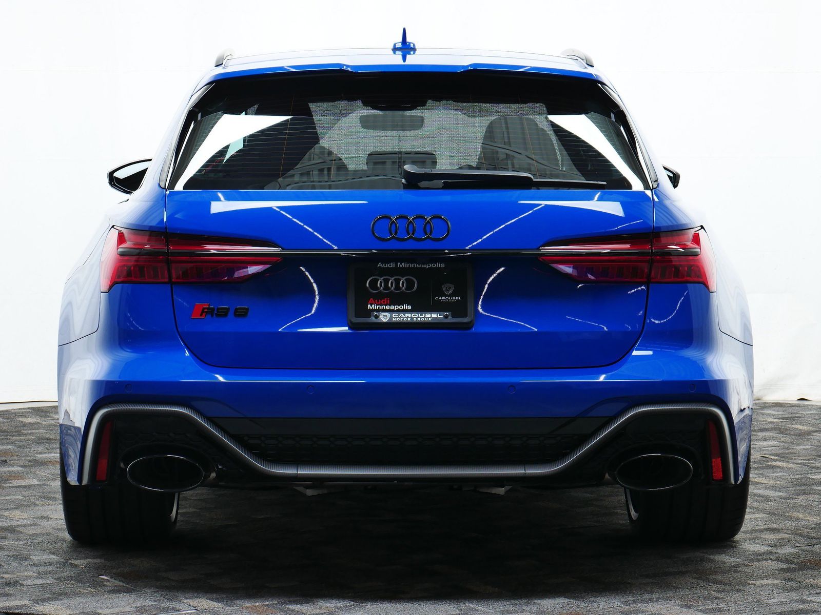 Thumbnail: 2025 Audi RS 6 - 5