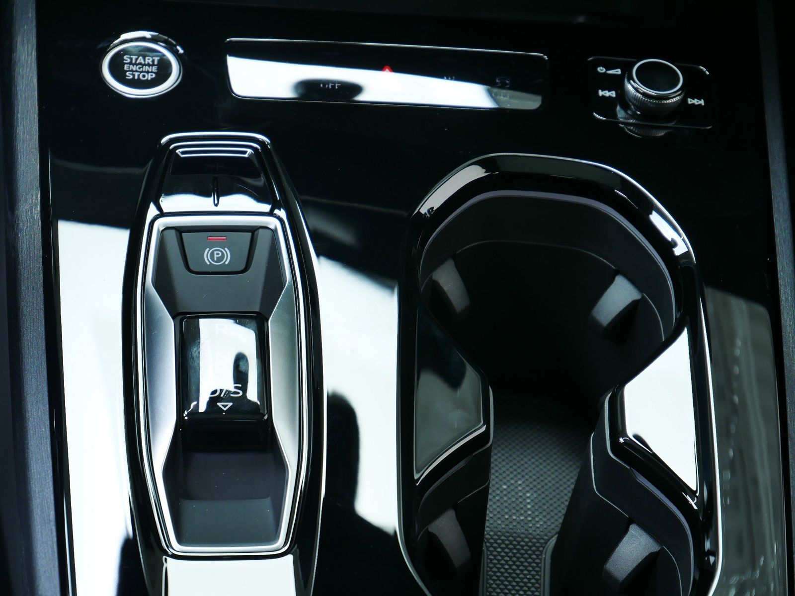 Thumbnail: 2025 Audi A5 - 15