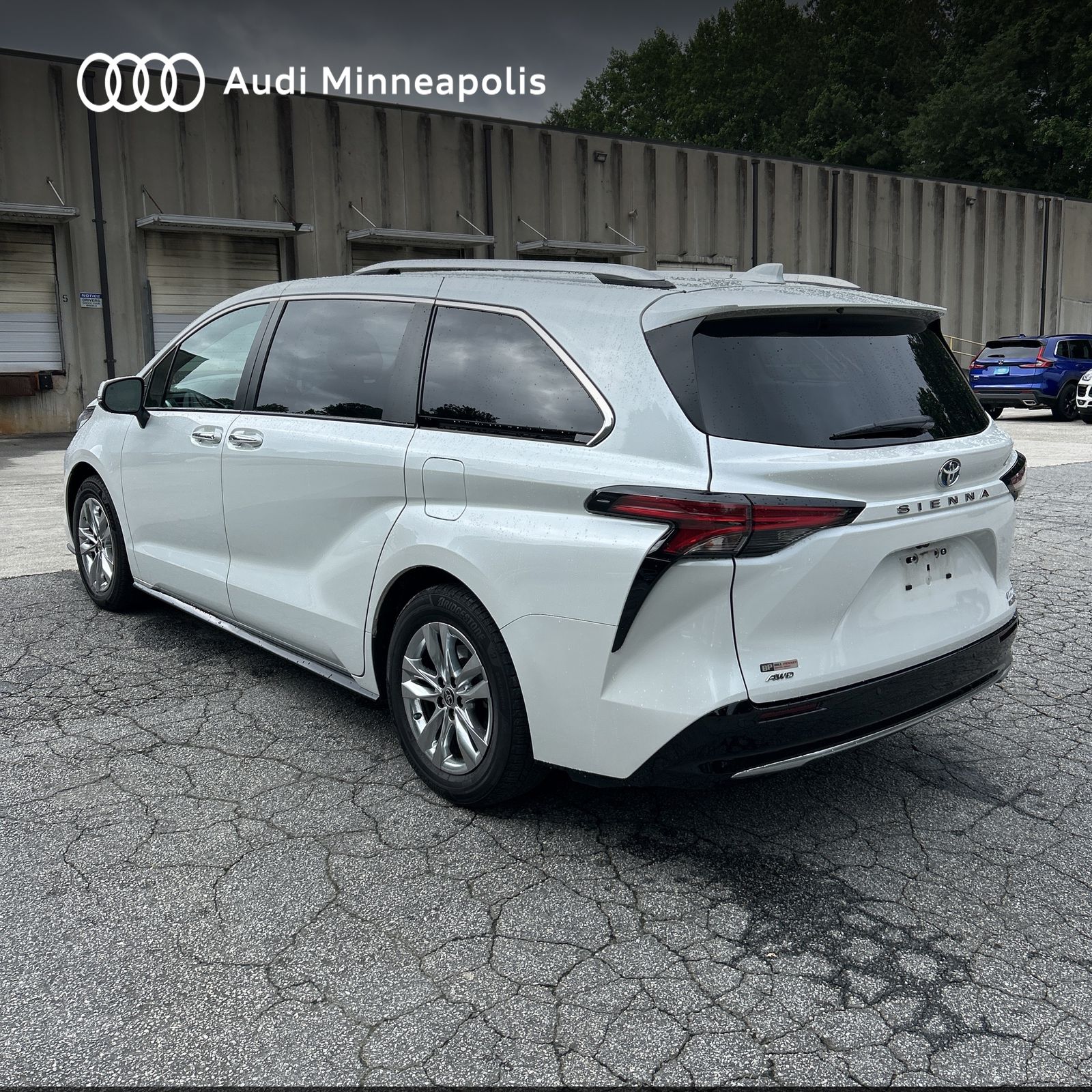 2022 Toyota Sienna Limited 4