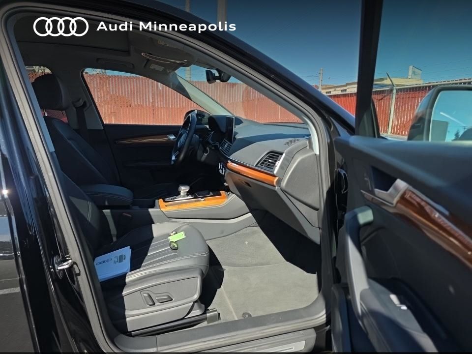 Thumbnail: 2023 Audi Q5 - 13