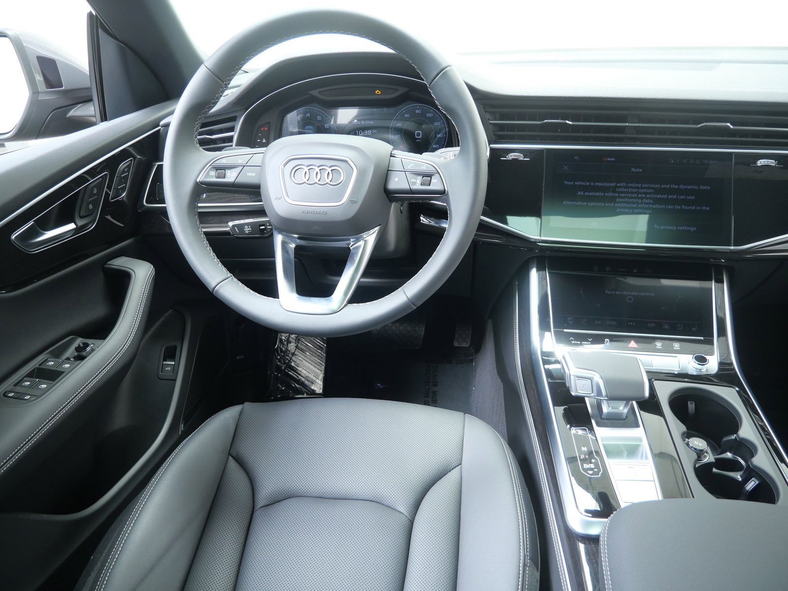 Thumbnail: 2026 Audi Q8 - 14
