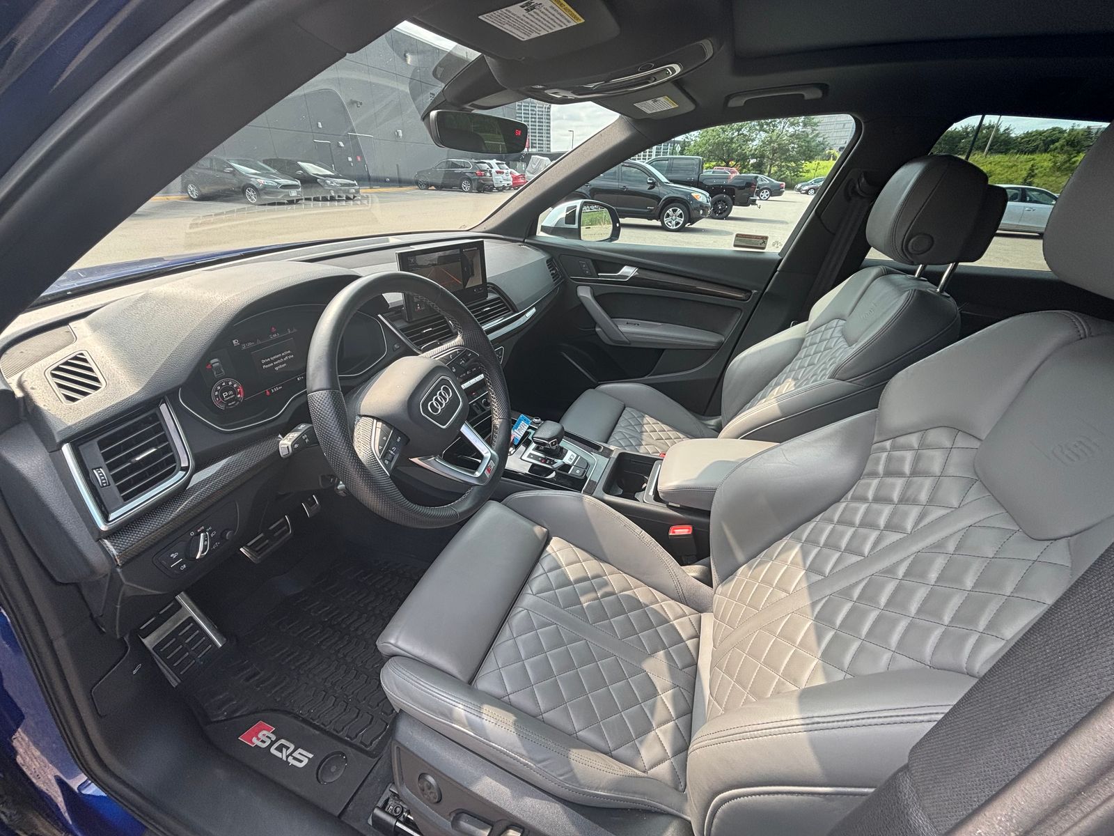 Thumbnail: 2022 Audi SQ5 - 2