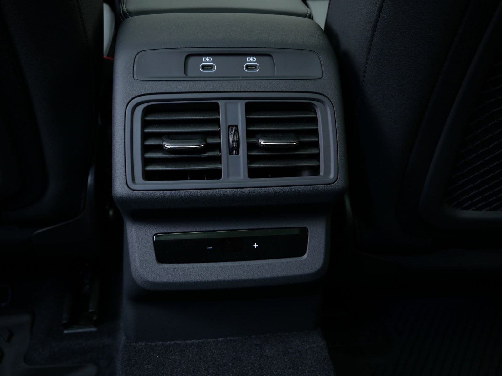 Thumbnail: 2025 Audi Q5 - 14