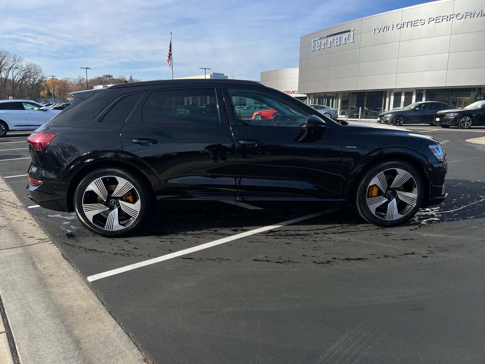 Thumbnail: 2023 Audi e-tron - 6