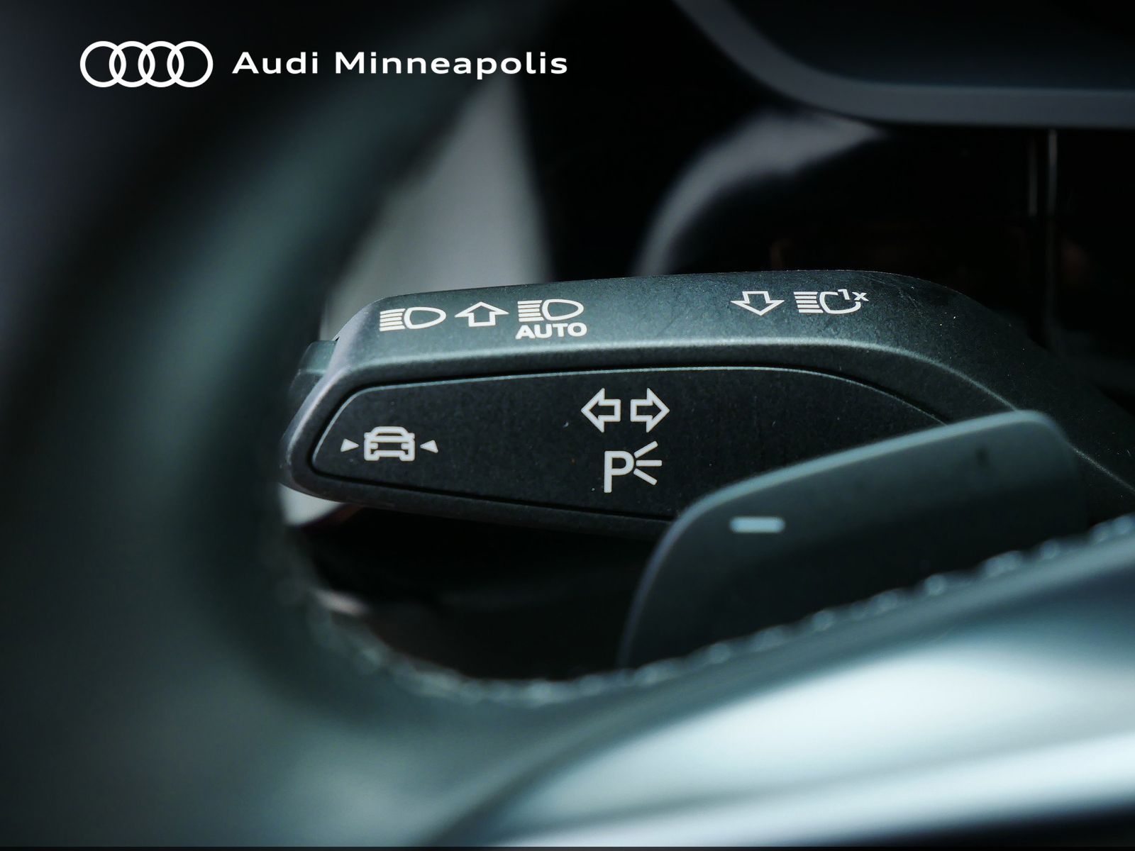 Thumbnail: 2023 Audi e-tron S - 25
