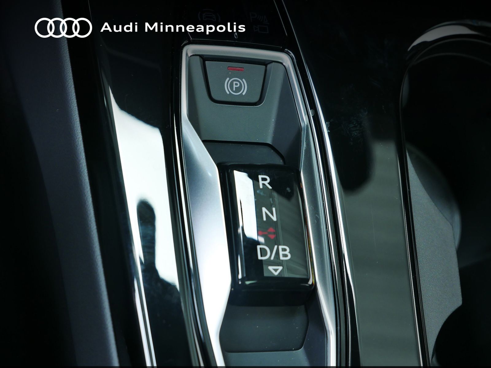 Thumbnail: 2025 Audi Q6 e-tron - 20