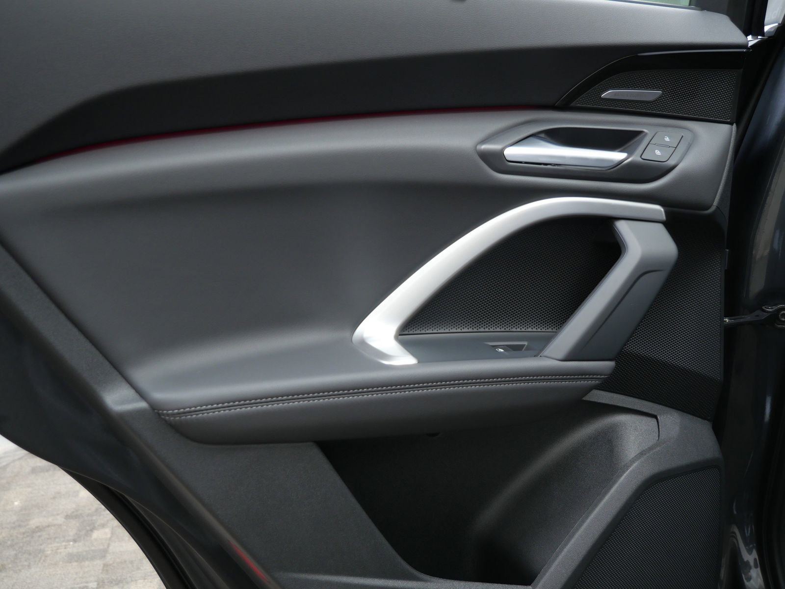 Thumbnail: 2025 Audi Q5 - 13