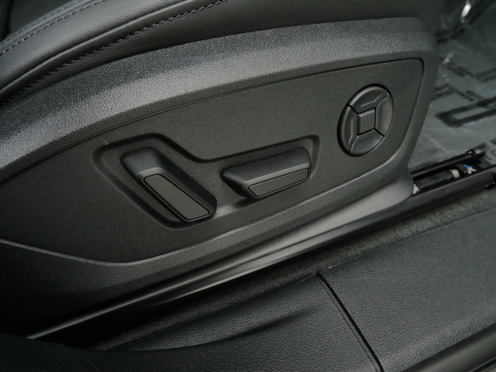 Thumbnail: 2023 Audi Q3 - 30