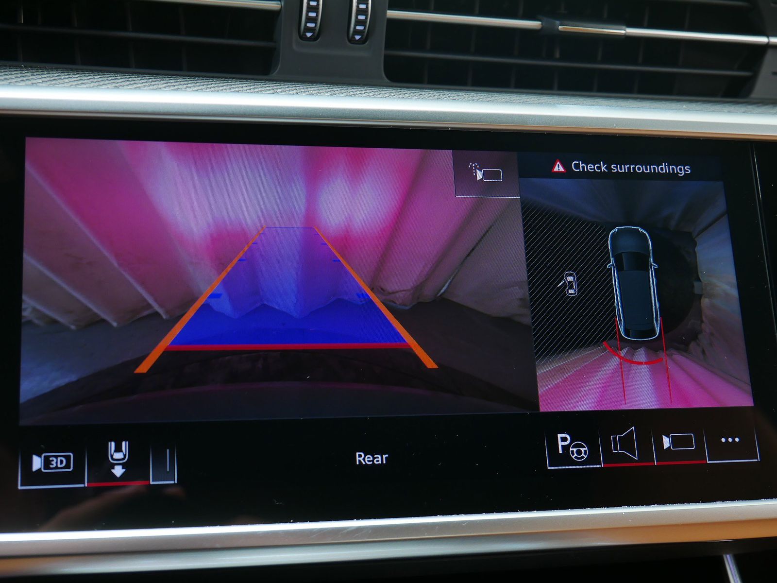 Thumbnail: 2026 Audi RS 6 - 26