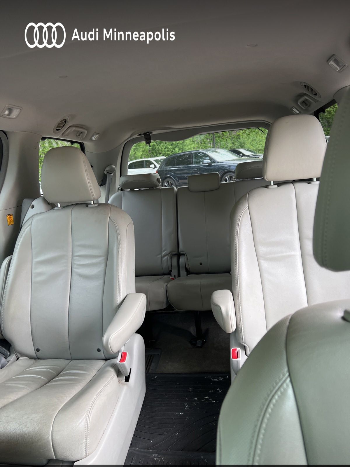 Thumbnail: 2013 Toyota Sienna - 20