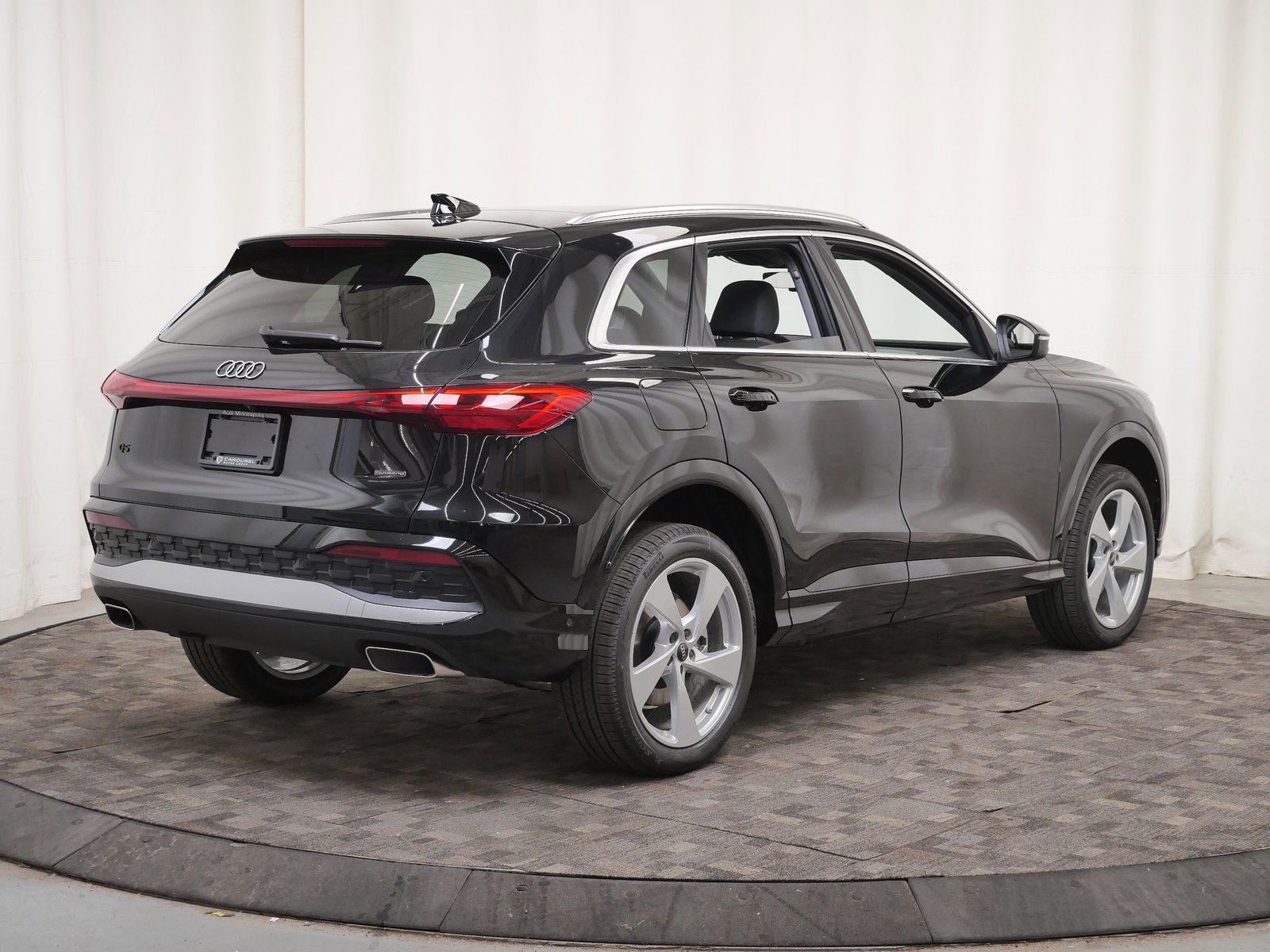 Thumbnail: 2026 Audi Q5 - 6