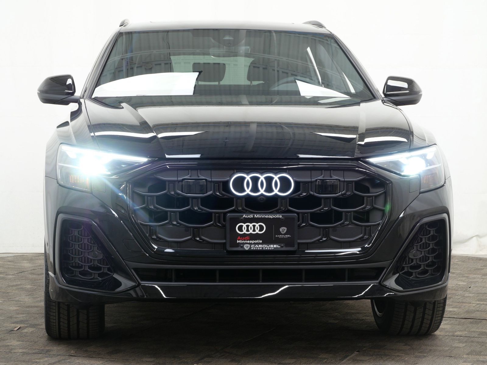 Thumbnail: 2026 Audi Q8 - 9