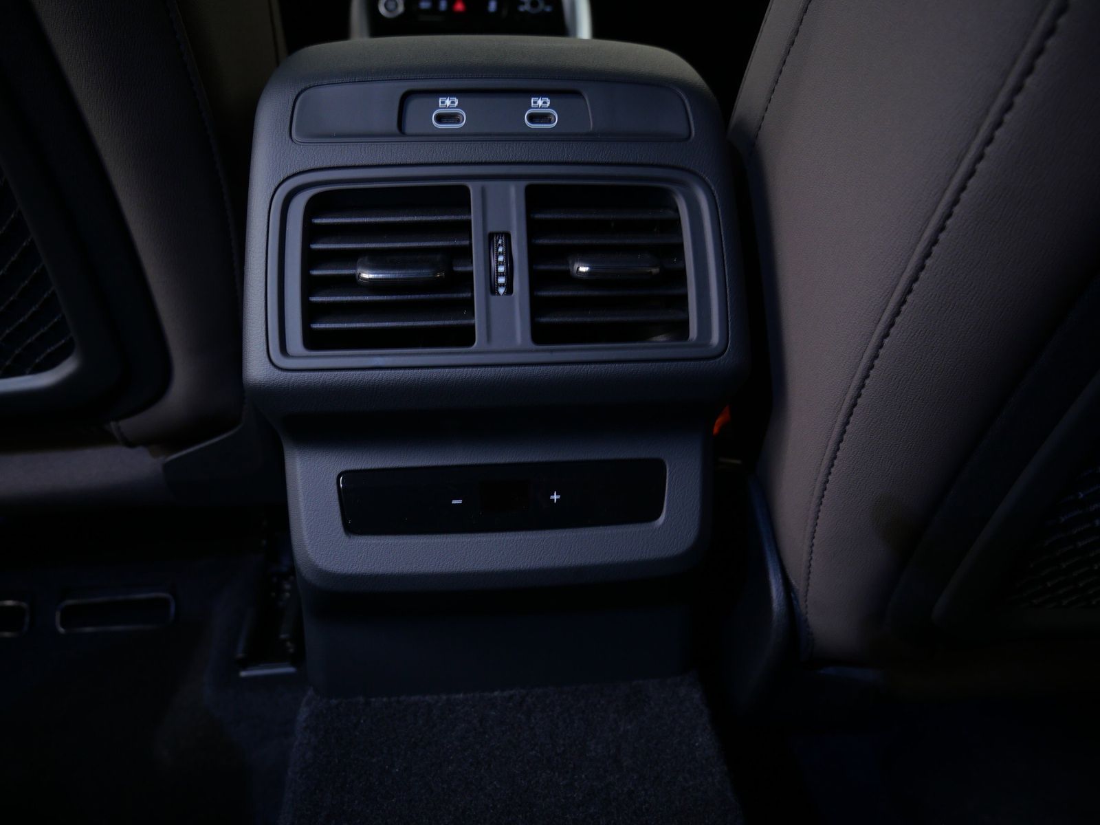 Thumbnail: 2025 Audi Q5 - 13