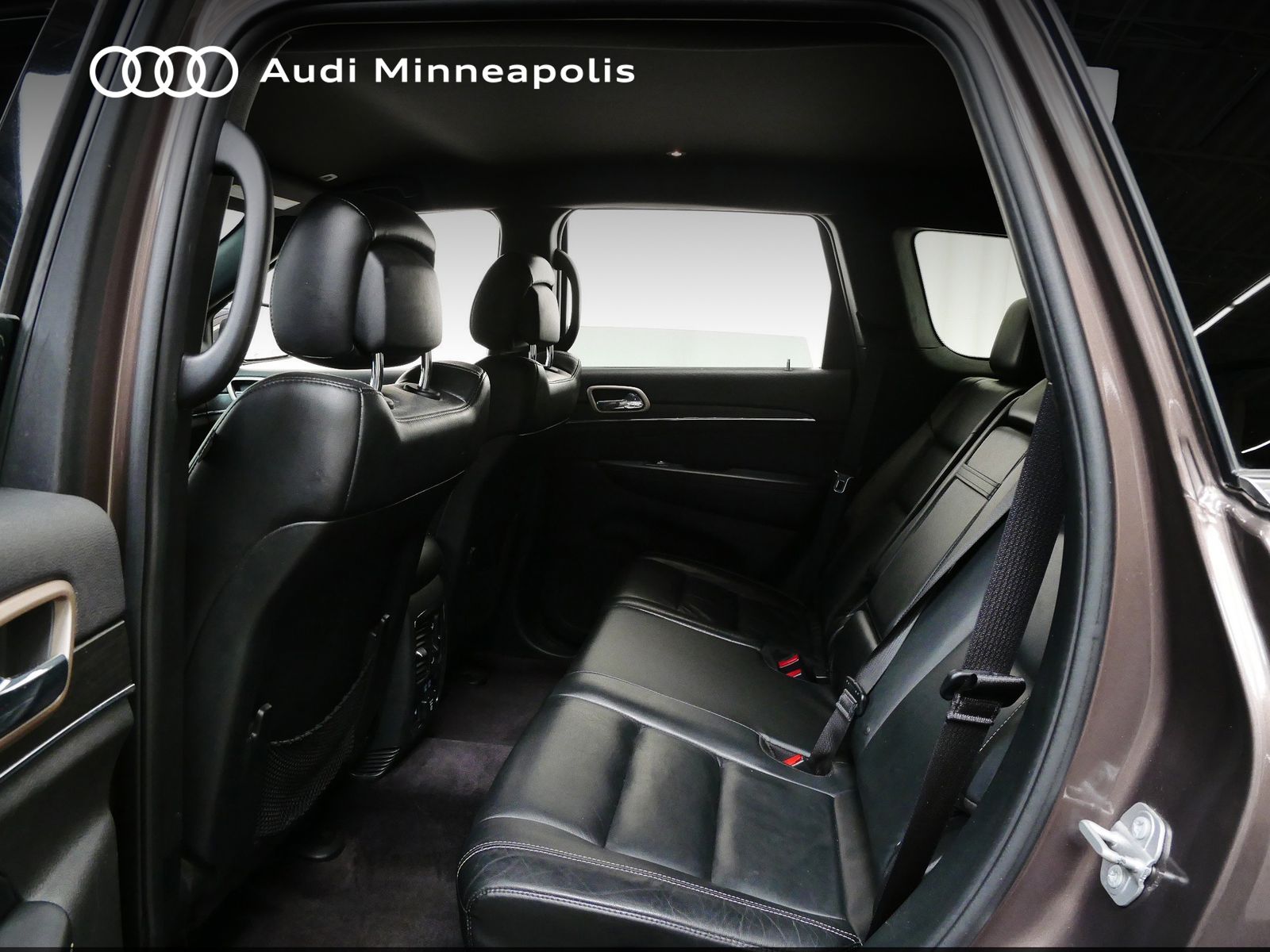 Thumbnail: 2017 Jeep Grand Cherokee - 14