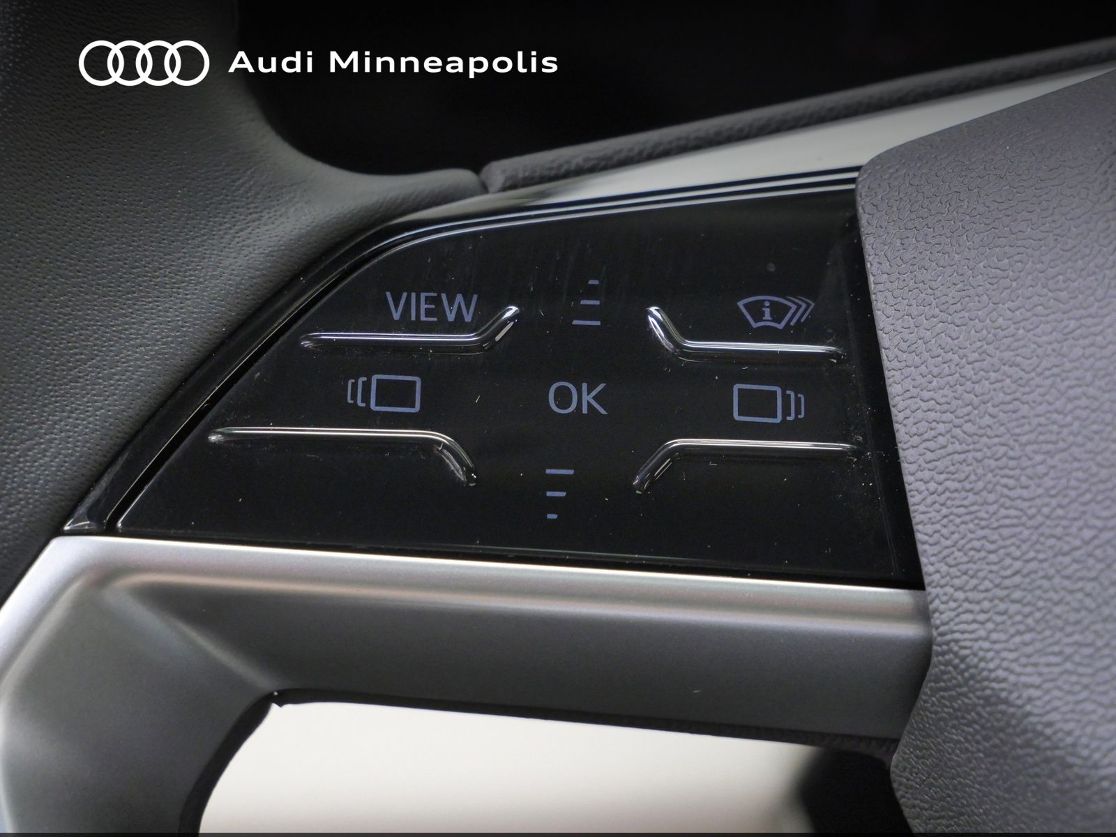 Thumbnail: 2025 Audi Q6 e-tron - 19