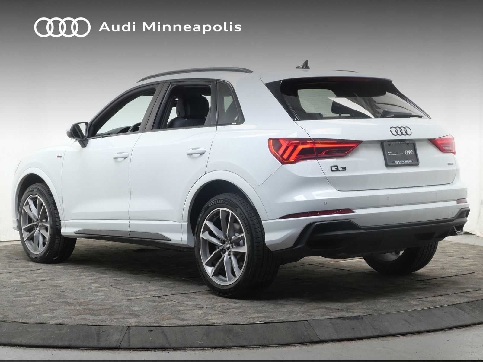 Thumbnail: 2023 Audi Q3 - 4