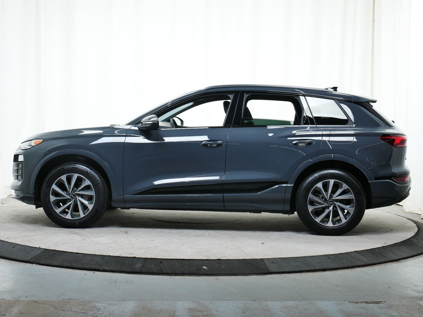 2025 Audi Q6 E-tron Premium photo 3