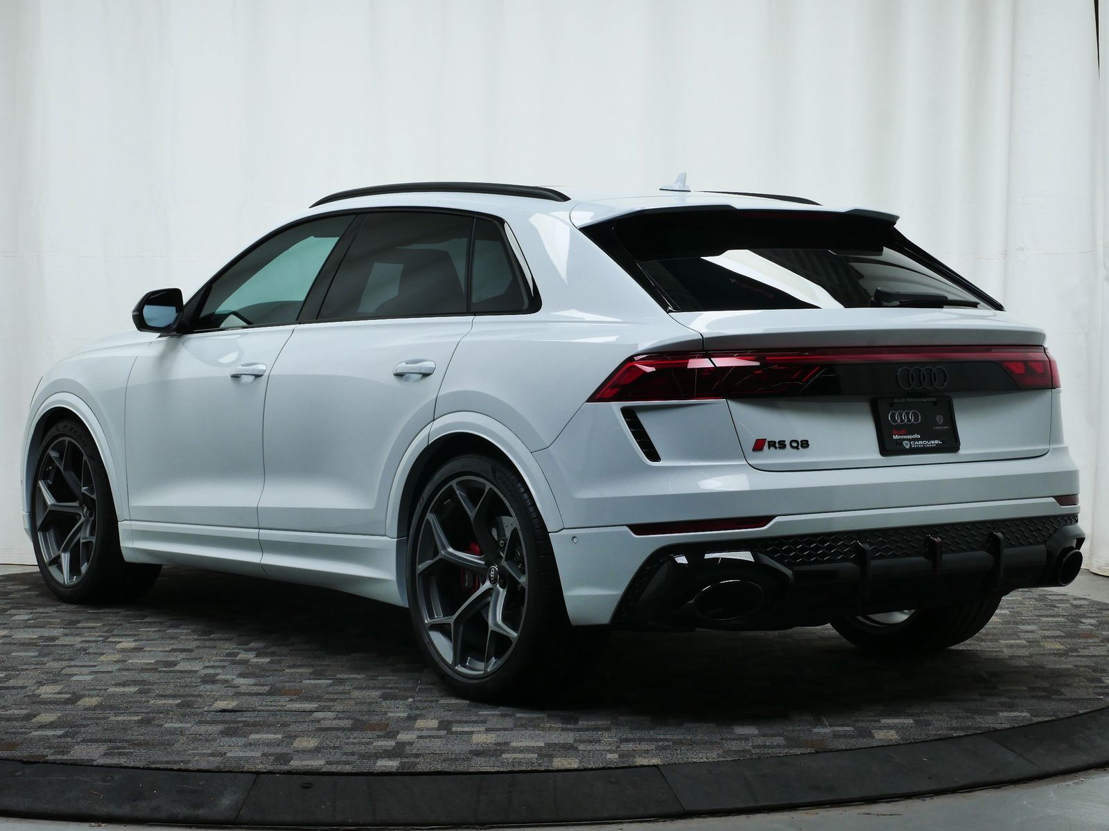 Thumbnail: 2025 Audi RS Q8 - 4