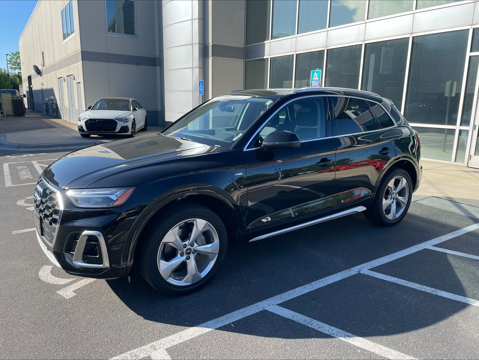 Thumbnail: 2022 Audi Q5 - 1